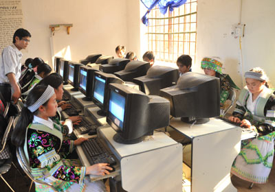 Quang Ha mountainous district provides free internet to schools